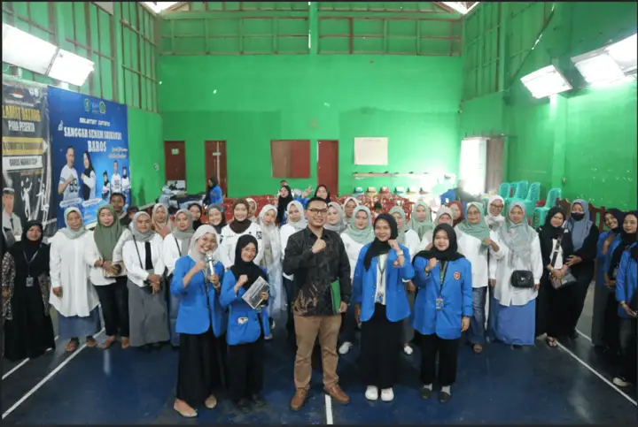 Artikel KKN Universitas Al Ghifari: Gandeng Direktur PT. Inovindo Digital Media, KKN Distaradeva Gelar Seminar Digital Marketing untuk UMKM Desa Baros